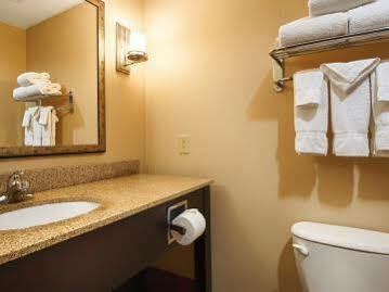 Western Goodman Inn&suites 3*